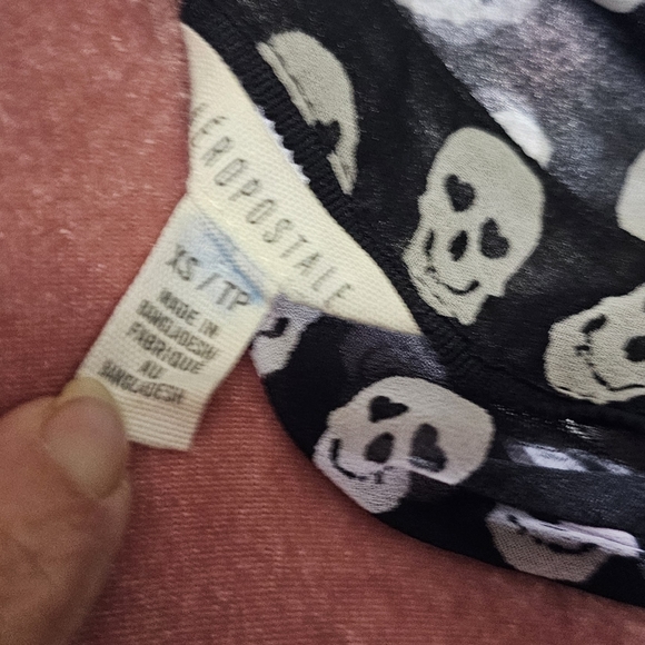 Aeropostale sheer skull design button-up shirt, size XS. - Picture 9 of 10